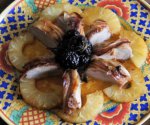 Свиная вырезка с черносливом и ананасом, запеченная в духовке