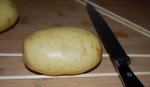 Картофель, запеченный с беконом, салями и сыром.