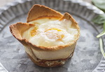 Яйца, запеченные в тарталетках из хлеба
