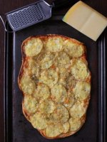 Флатбреад с картофелем и сыром